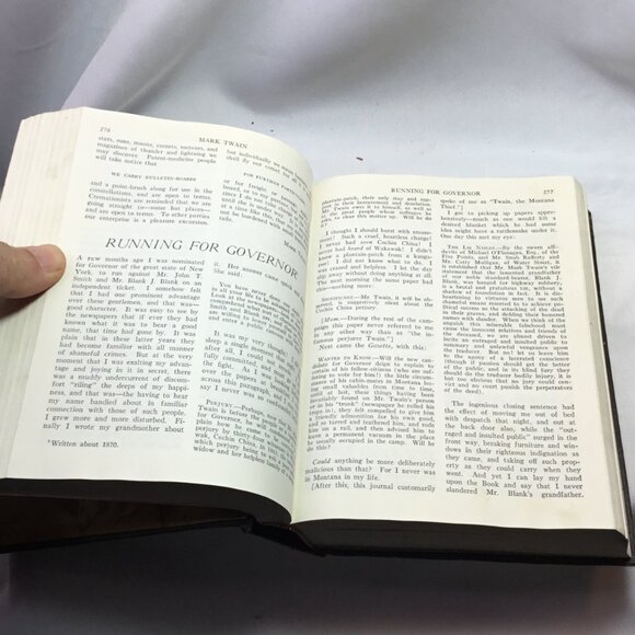 The Complete Short Stories and Famous Essays of Mark Twain, One Volume Edition - Picture 12 of 14